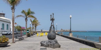Monumento a La Internacional Monumento a La Internacional